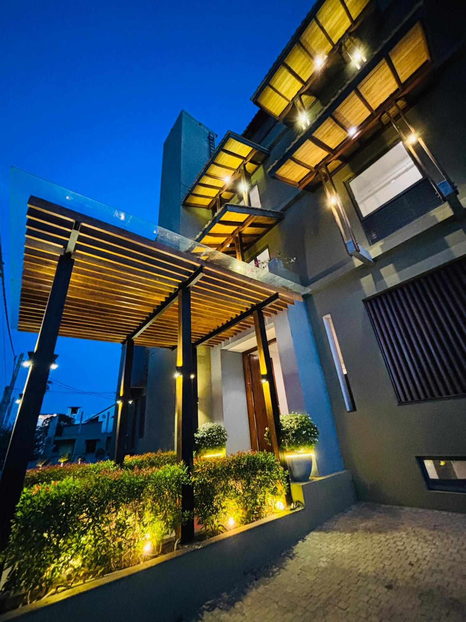 Manthila Hotel アヌラーダプラ エクステリア 写真