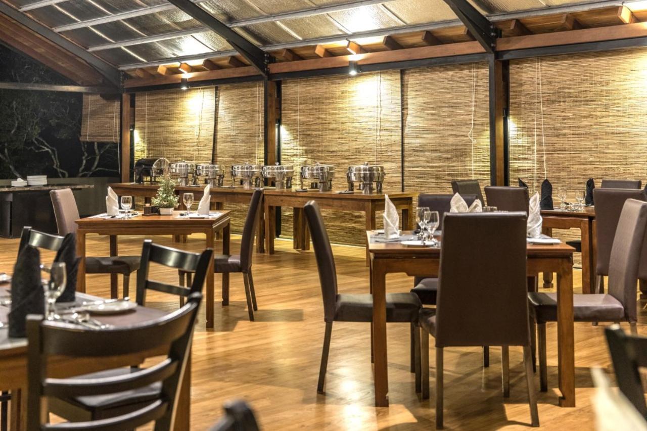 Manthila Hotel アヌラーダプラ エクステリア 写真