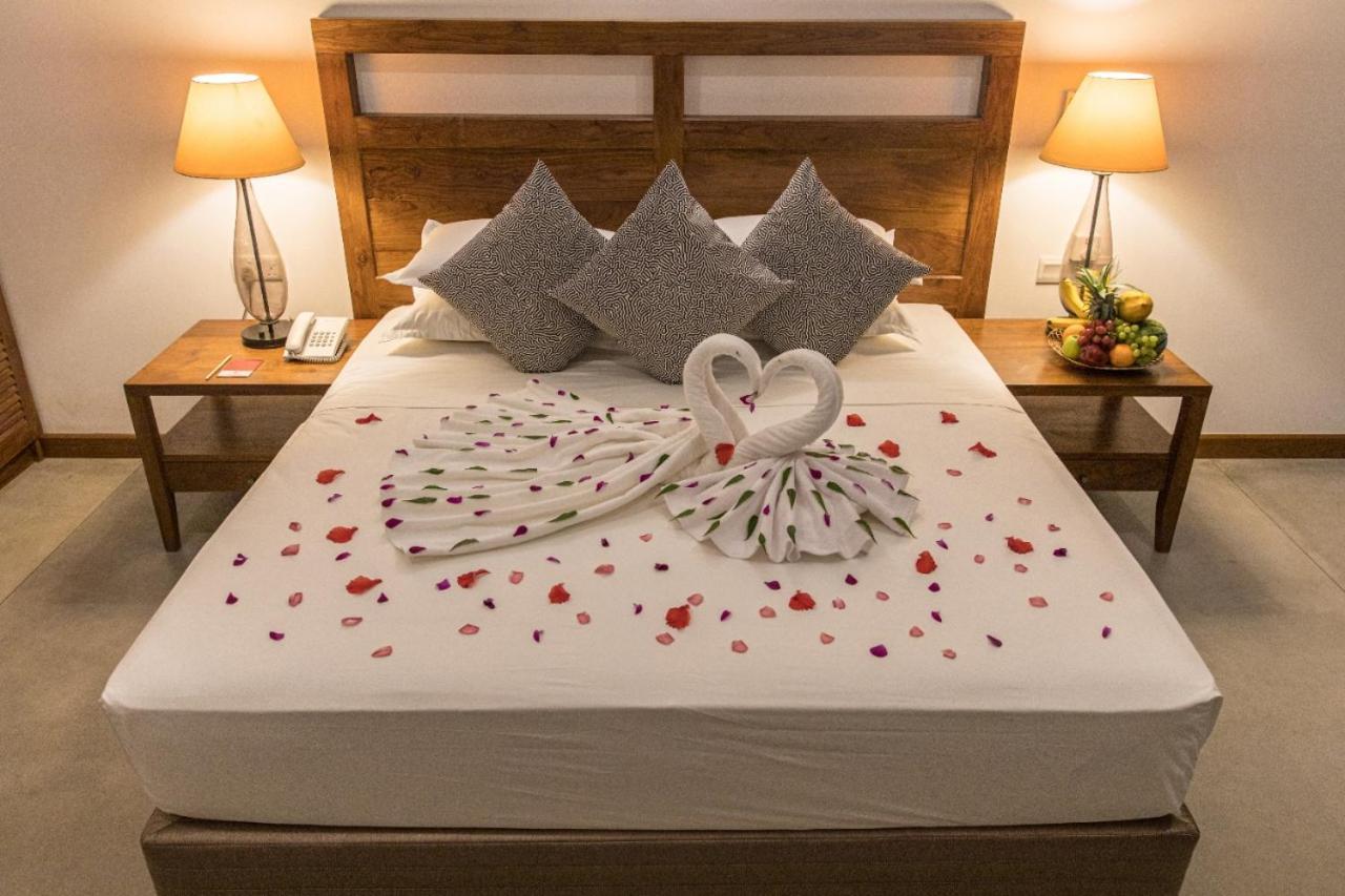 Manthila Hotel アヌラーダプラ エクステリア 写真